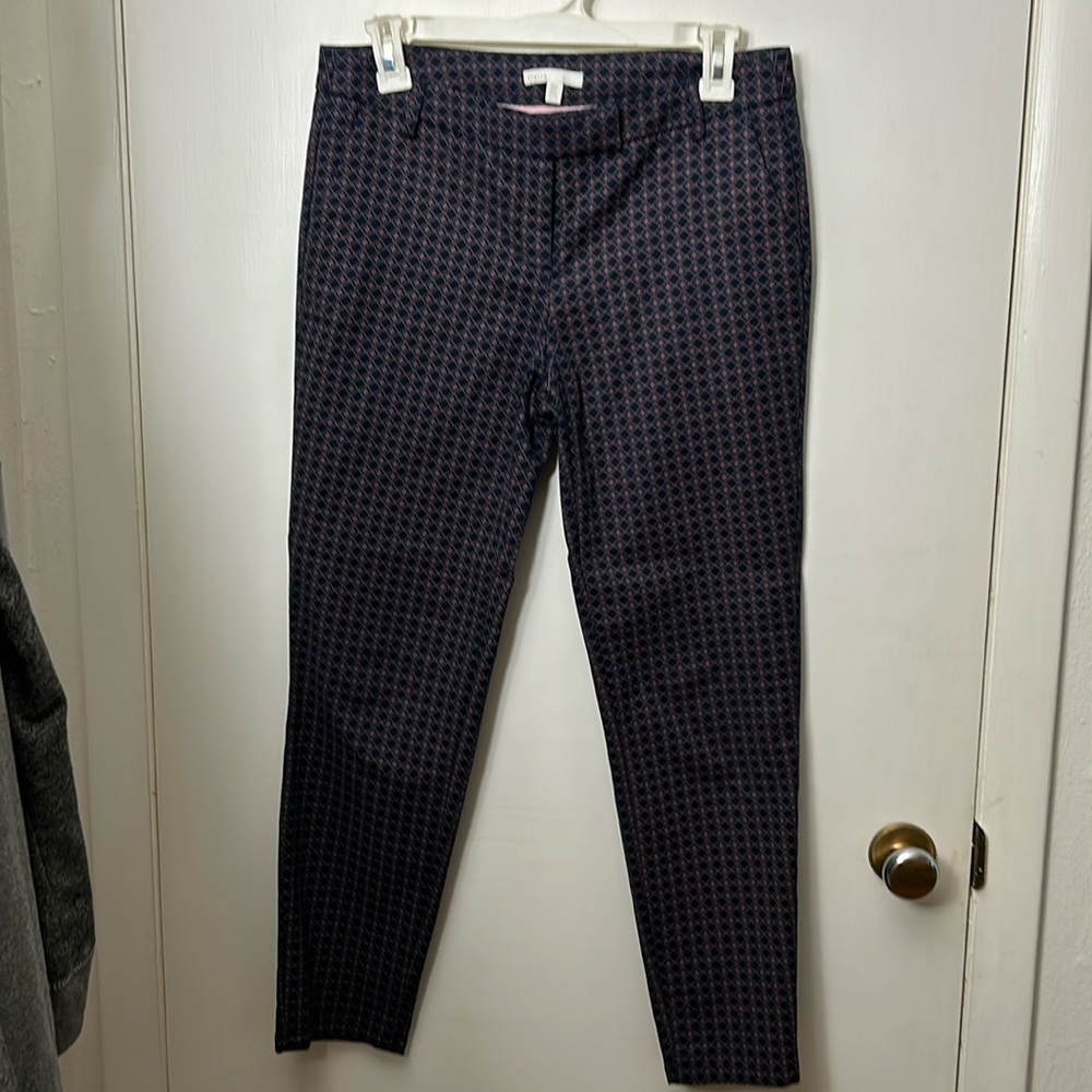 Dalia Capri Pants Women’s Size 4 Navy and Pink